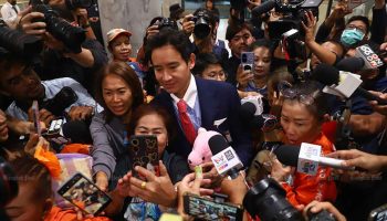 Двигайтесь вперед в духе "непоколебимости" перед лицом угрозы распада