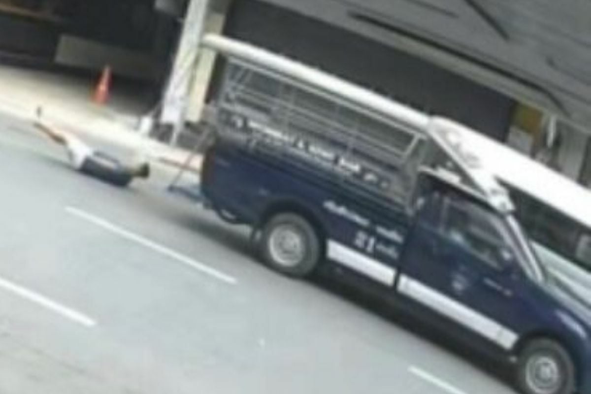 Китаец погиб, выпав из автобуса в Паттайе (видео)