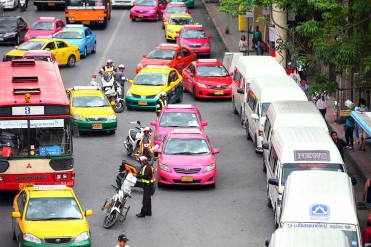 Количество жалоб на общественный транспорт в Таиланде превысило 100 000 за 9 месяцев