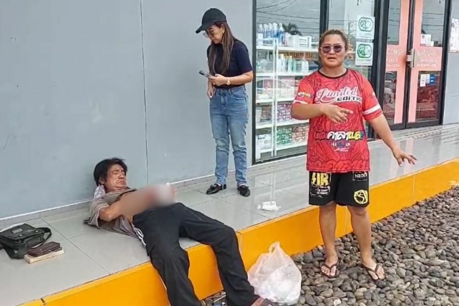 Мужчина из Таиланда прошел 4 км пешком в поисках помощи после того, как бездомный нанес ему ножевое ранение