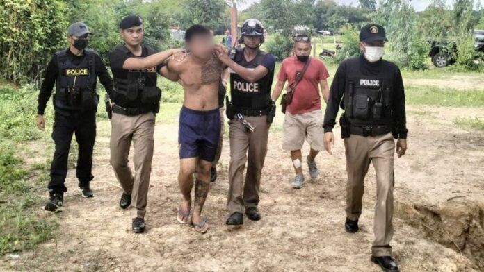 Мужчина по имени Кхон Каен обезглавливает дедушку в состоянии наркотического опьянения