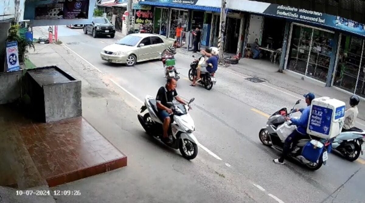 На компьютерного техника напали с ключом на улице Паттайи инцидент