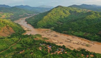 Новая плотина гидроэлектростанции в Лаосе может привести к "экономическим потерям"
