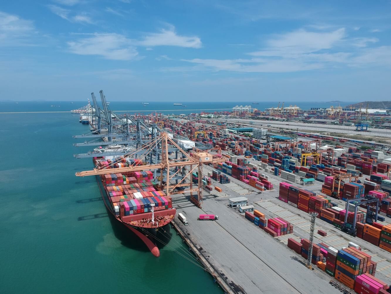 Ожидается, что тайский экспорт вырастет на 1-2%, несмотря на геополитическую напряженность