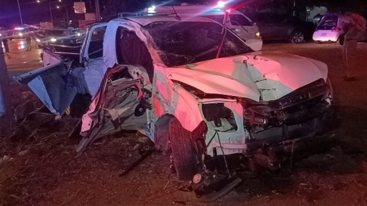 Пикап стал причиной серьезной аварии с участием нескольких автомобилей в Чаченгсао