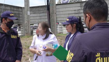 Подозреваемый в мошенничестве по схеме Понци закован в наручники у виска