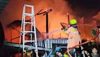 Пожар уничтожил дом в Убонратчатхани, причинив ущерб на 2 миллиона бат