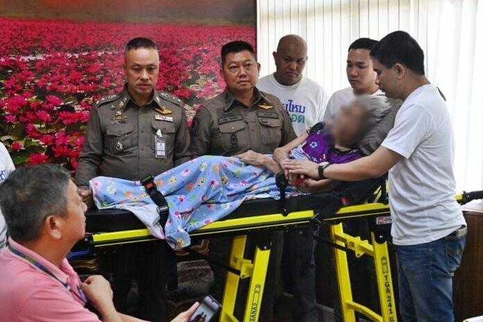 Пожилая женщина с болезнью Альцгеймера подверглась насилию со стороны воспитателя