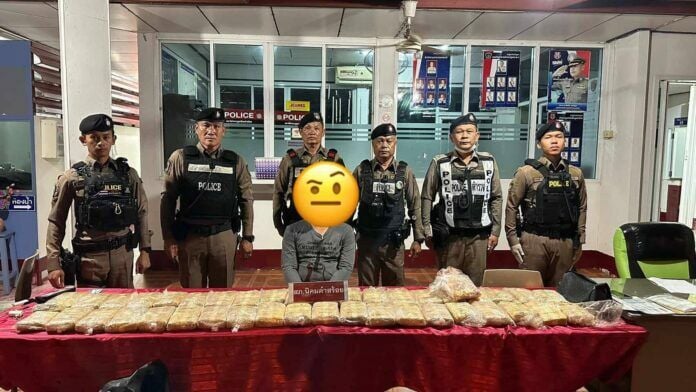 Полиция изъяла 240 000 таблеток метамфетамина после погони на большой скорости в Мукдахане