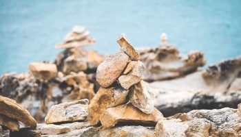 Правительство вводит более строгие туристические правила после инцидента с непристойным поведением