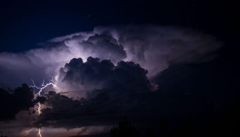 Предупреждения о сильных осадках и внезапных наводнениях были выпущены в 50 провинциях