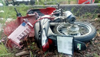 Продавец лапши пострадал в результате аварии на мотоцикле в Лампанге