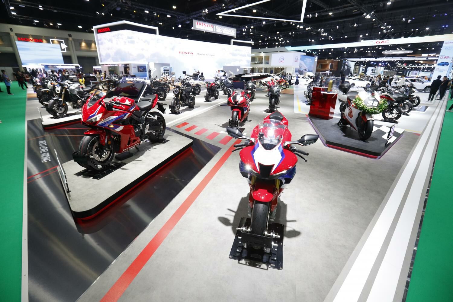 Продажи мотоциклов упали на 10%, так как тайская Honda столкнулась с вялым рынком