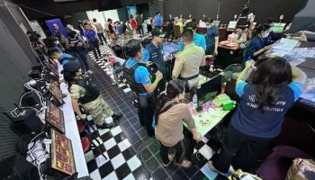 Разгон в Бангкоке: пятеро полицейских сбежали, когда было обнаружено игорное заведение