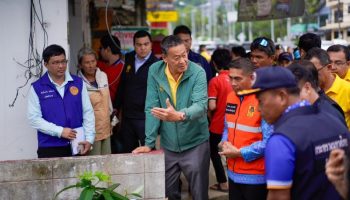 Сеттха Тхависин провел выездные совещания на Пхукете в связи с наводнениями