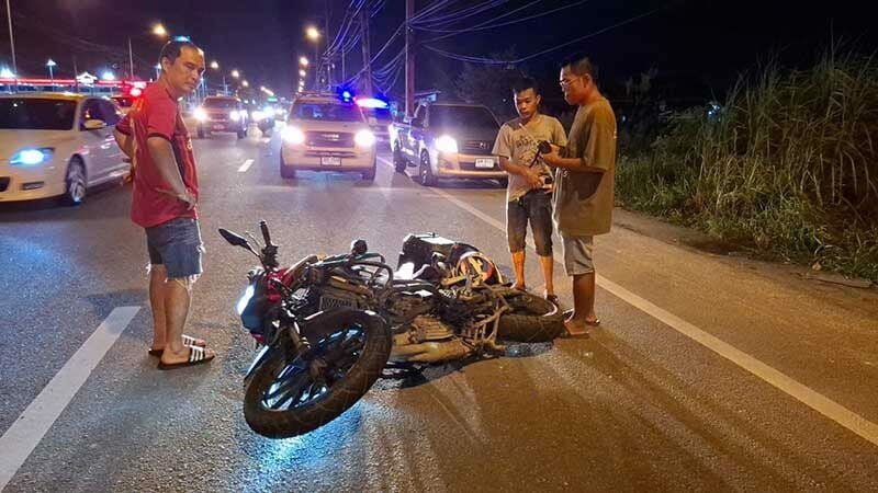 Столкновение мотоцикла и пешехода со смертельным исходом в Чонбури