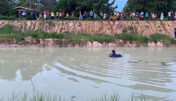 Таинственное тело, найденное в пруду Амнат Чароен, послужило поводом для расследования