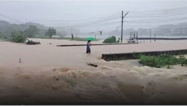 Турбулентность рейса на Пхукет: ливень провоцирует диверсии на фоне наводнения
