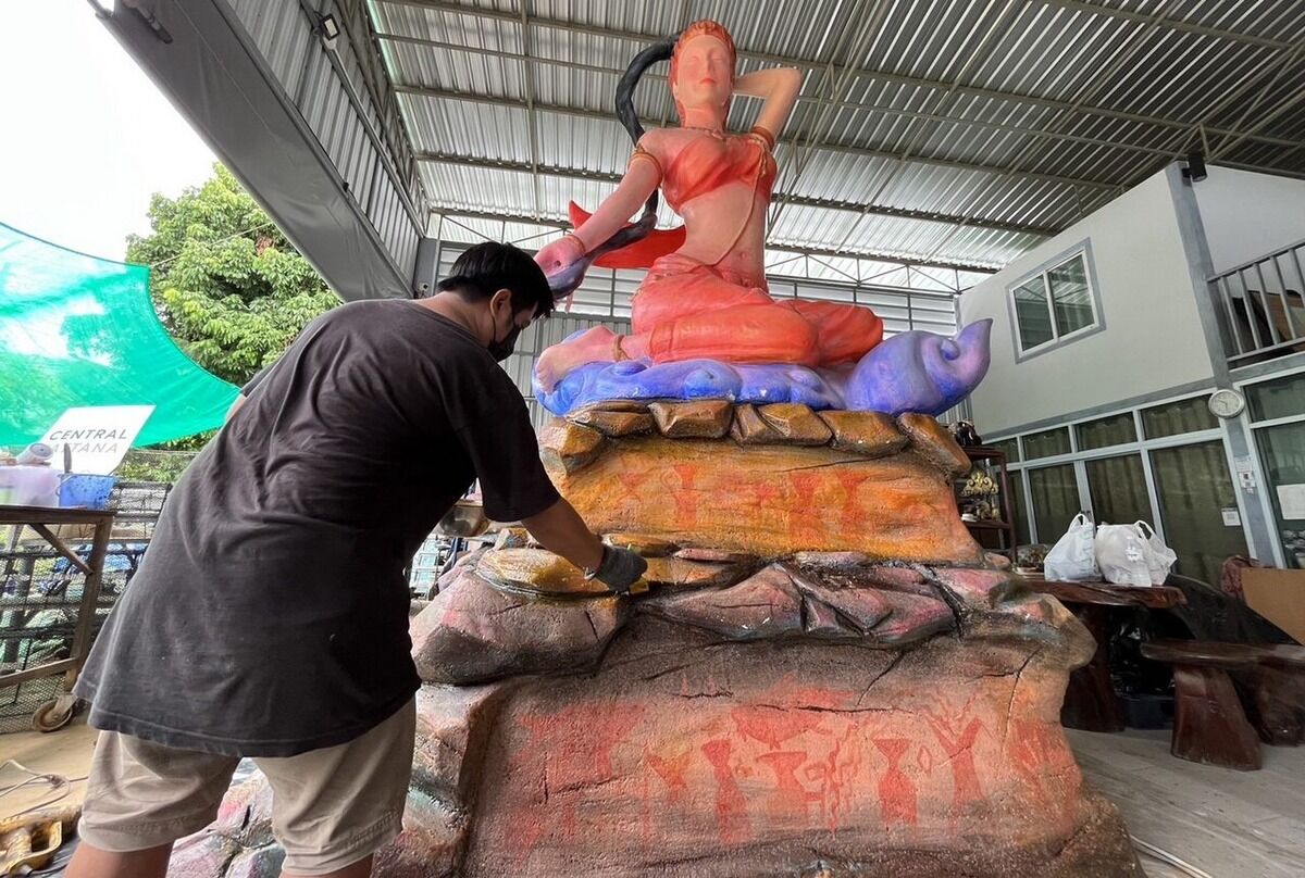 Убон Ратчатани растопила сердца, создав божественную свечу, и завоевала титул чемпиона мира по ледяным скульптурам