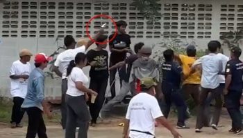 Чиновник Бурирама трижды выстрелил из пистолета, чтобы остановить драку подростков (видео)