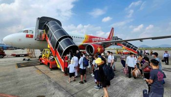 Воры дважды устраивали забастовки на рейсах VietJet Air в Гонконг