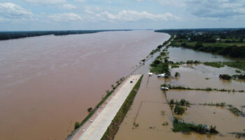 Китай отрицает сброс воды вверх по течению