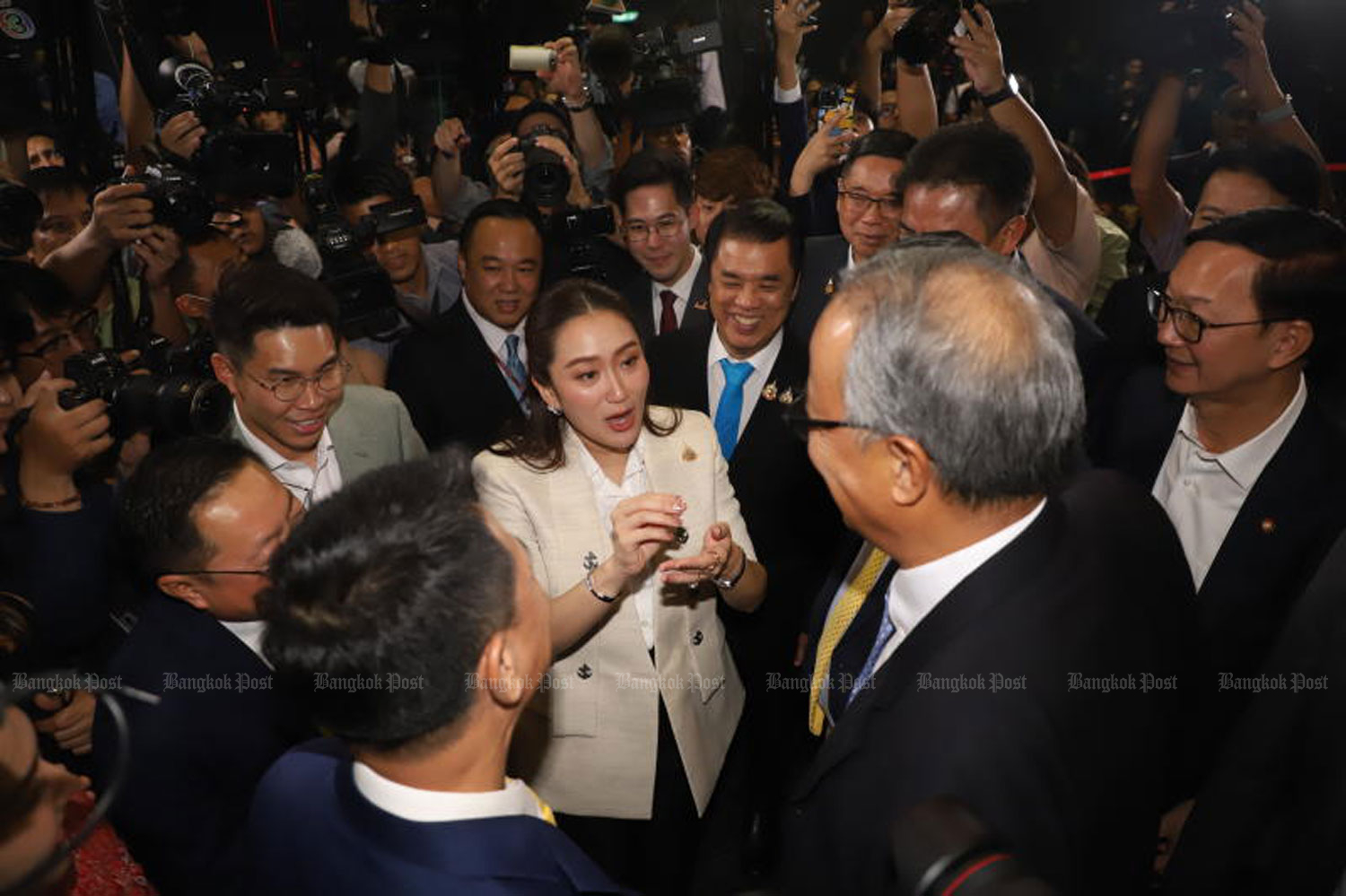 Китай поддерживает нового премьер-министра, который будет выступать за развитие