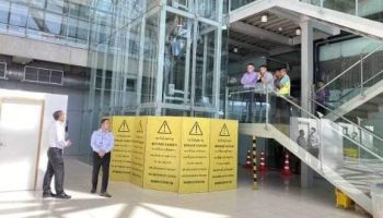 Механик погиб при падении подъемника в Суварнабхуми