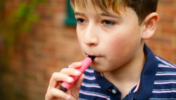 Опасность вдыхания пара magic: позволяя детям заниматься вейпом, вы можете оказаться в горячей воде