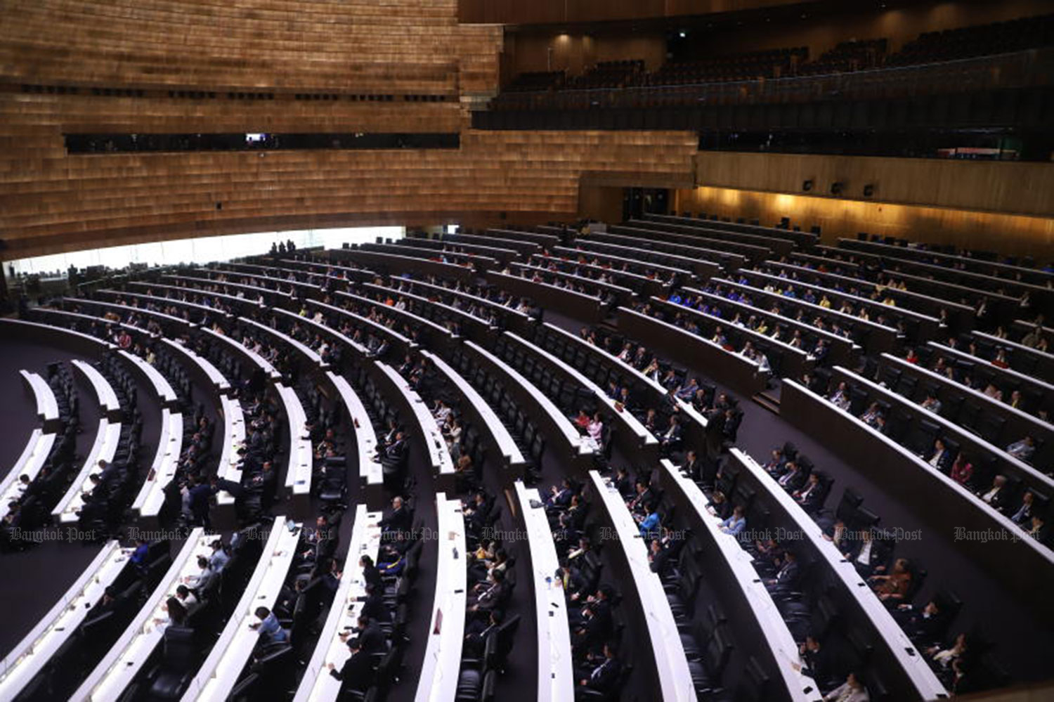 Паэтонгтарн Чинават избран 31-м премьер-министром Таиланда