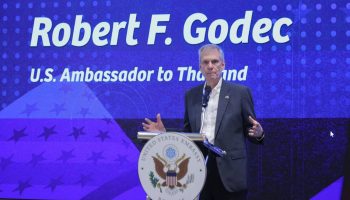 Посол США продвигает информированное освещение выборов