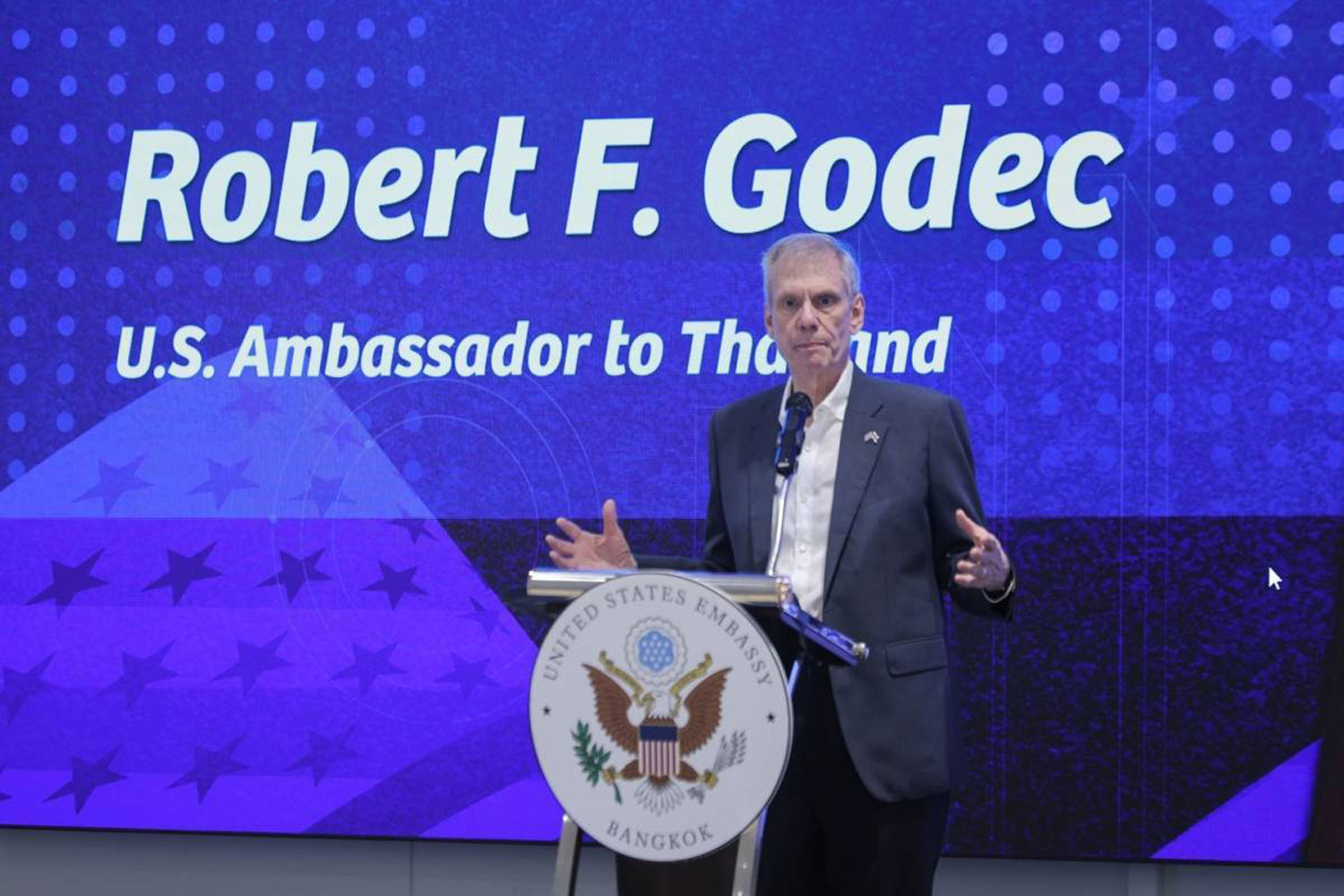 Посол США продвигает информированное освещение выборов