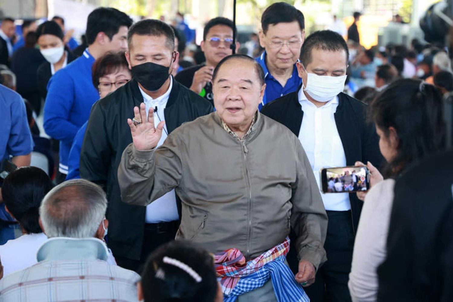 Правит попал под огонь за "нападение’