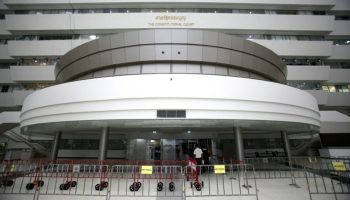 Премьер-министр Сретта обещает не вмешиваться в решение суда МФП