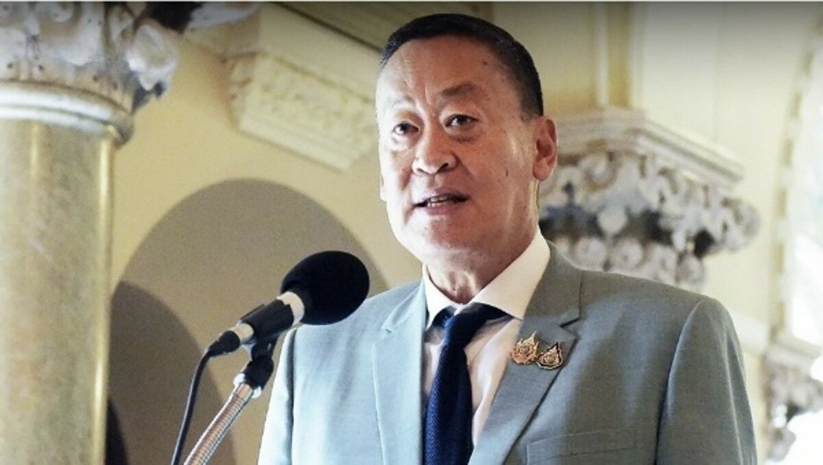 Премьер-министр Сретта опровергает слухи о взятках депутатам от MFP