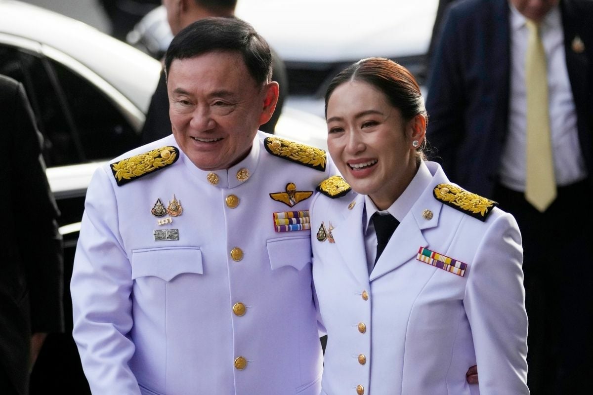 Призыв к роспуску Pheu Thai из-за предполагаемого влияния Таксина