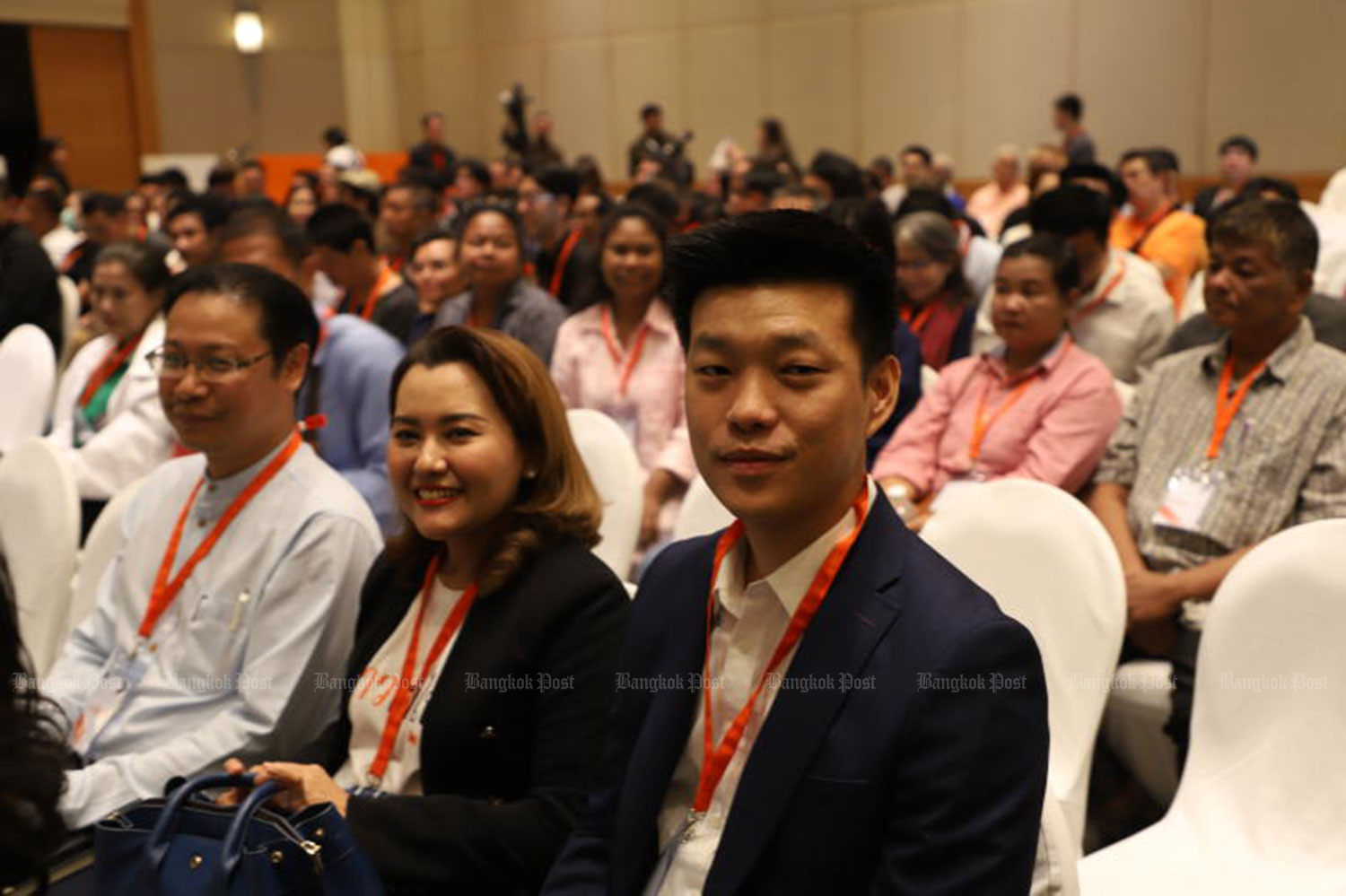 Распущенные депутаты Движения вперед переходят в новую партию