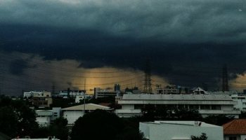 Сильный дождь обрушится сегодня вечером на 49 провинций, включая Бангкок