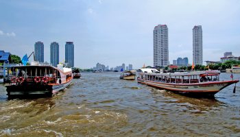 Суда, загруженные на миллиард батов: большой всплеск в бангкокском водном транспорте