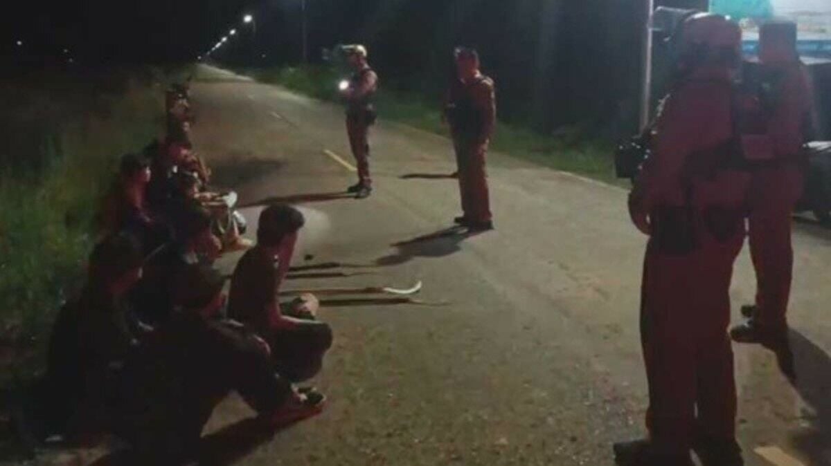 Тайская полиция арестовала более 30 вооруженных молодых людей в Удонтхани