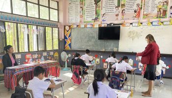 Школу Кхон Каен похвалили за то, что она пропустила мероприятие, посвященное Дню матери