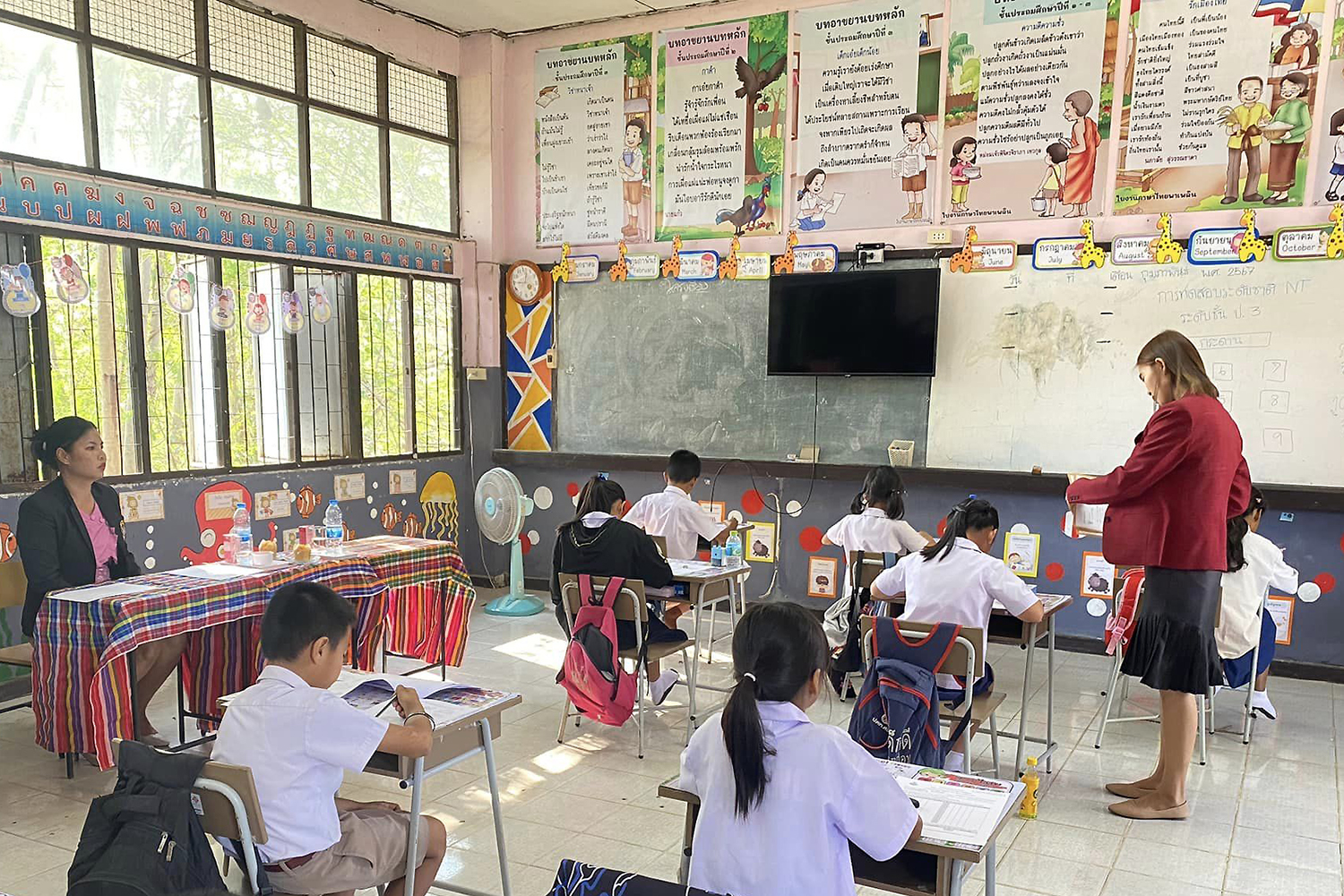 Школу Кхон Каен похвалили за то, что она пропустила мероприятие, посвященное Дню матери