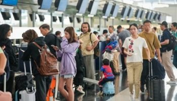 38 авиарейсов отменены из-за сильного шторма "Яги" в Гонконге