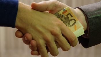 Американская фирма по производству оборудования уладила дело о взяточничестве в Таиланде