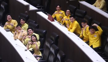 Армия защищает закупку столовых приборов