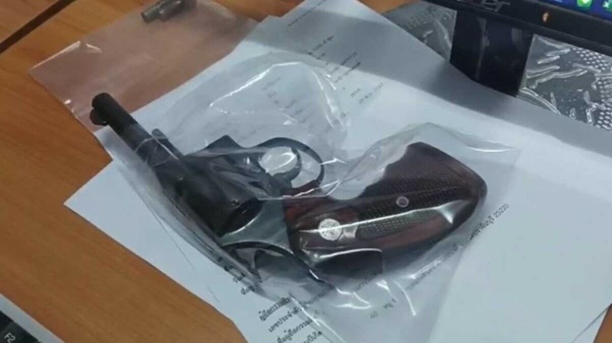 Бешеный лай: собачья ссора становится смертельной, когда женщина стреляет в соседа