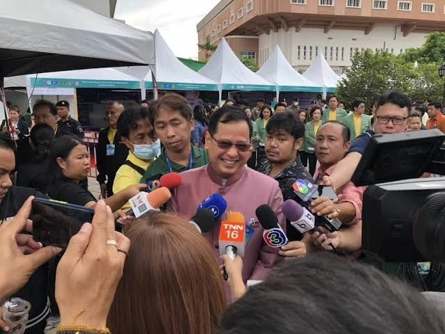 Бывшему чиновнику Pathum Thani PAO грозит ордер на арест после неявки в суд