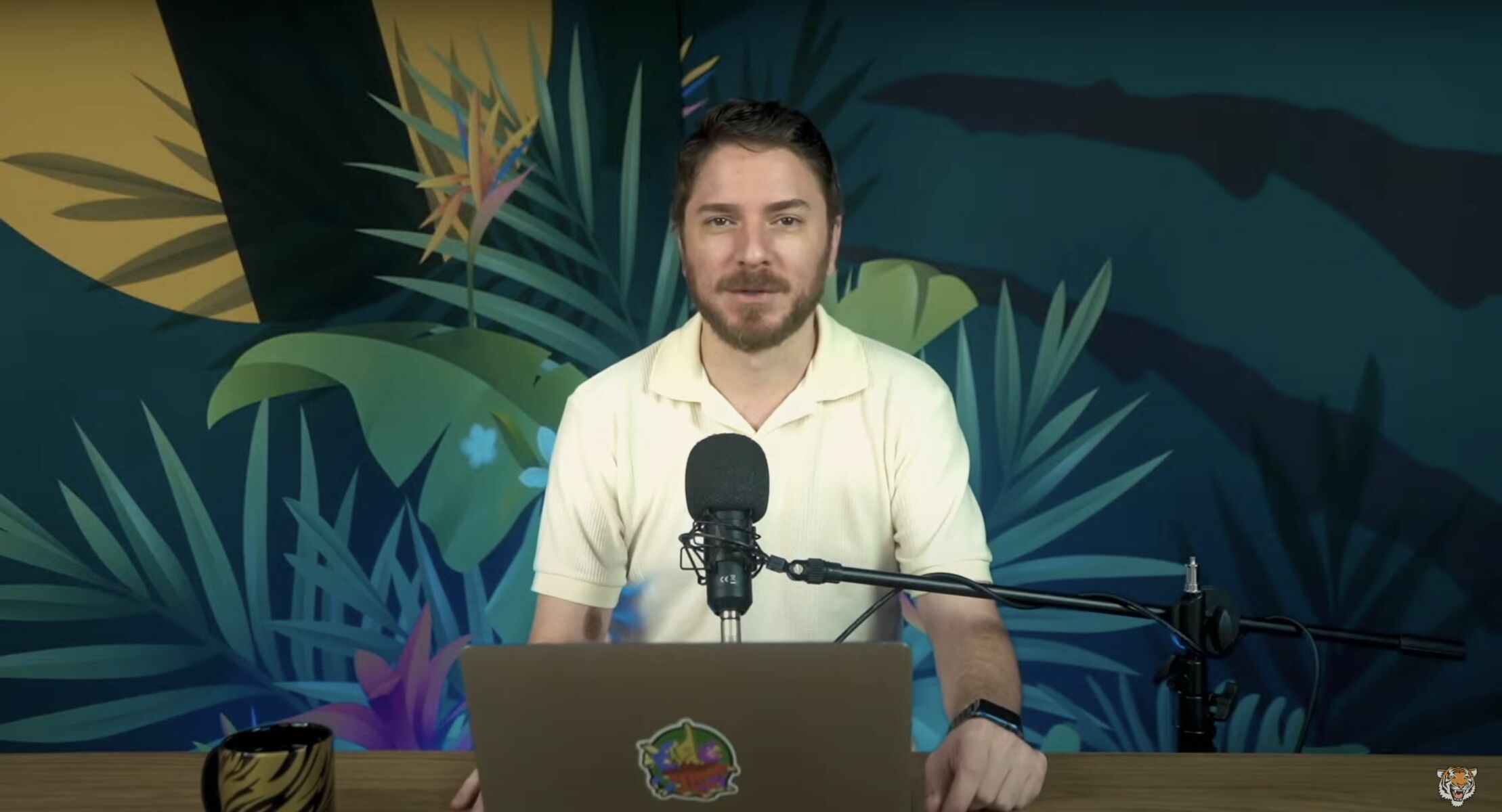 Видеоновости Таиланда | Индиец сошел с ума и разгромил парикмахерскую, в Лаосе задержали дуэт за сатирическое видео о ловле рыбы в ямах