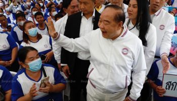 Генерал Правит переизбран лидером Паланг Прачарат