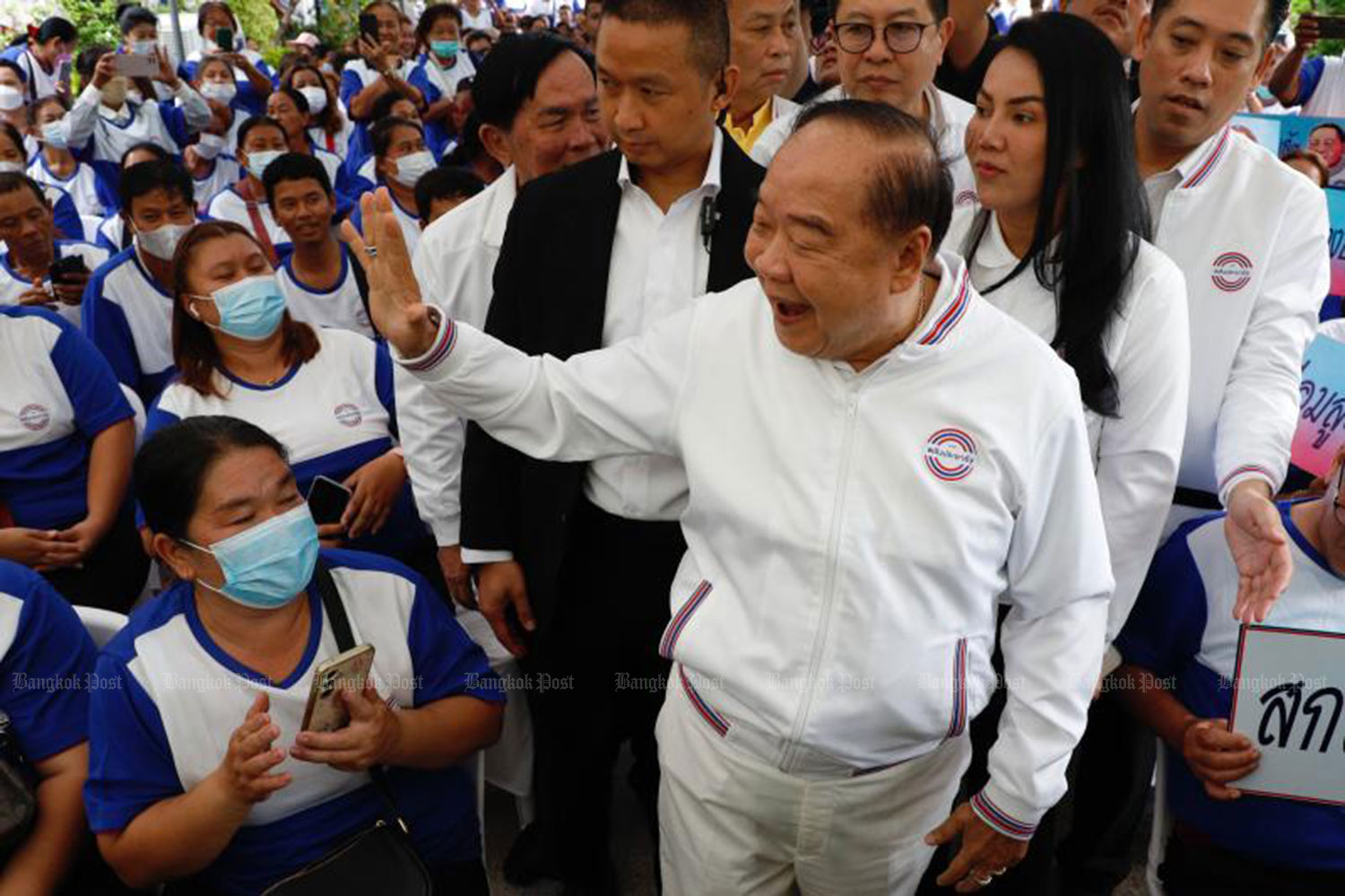 Генерал Правит переизбран лидером Паланг Прачарат